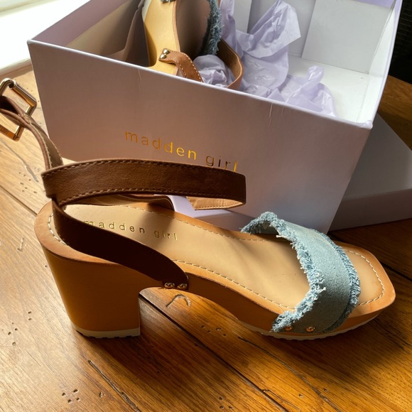 Madden girl. Super cute. Never worn new in box - Picture 5 of 7